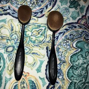 Foundation / Blending Makeup Brushes